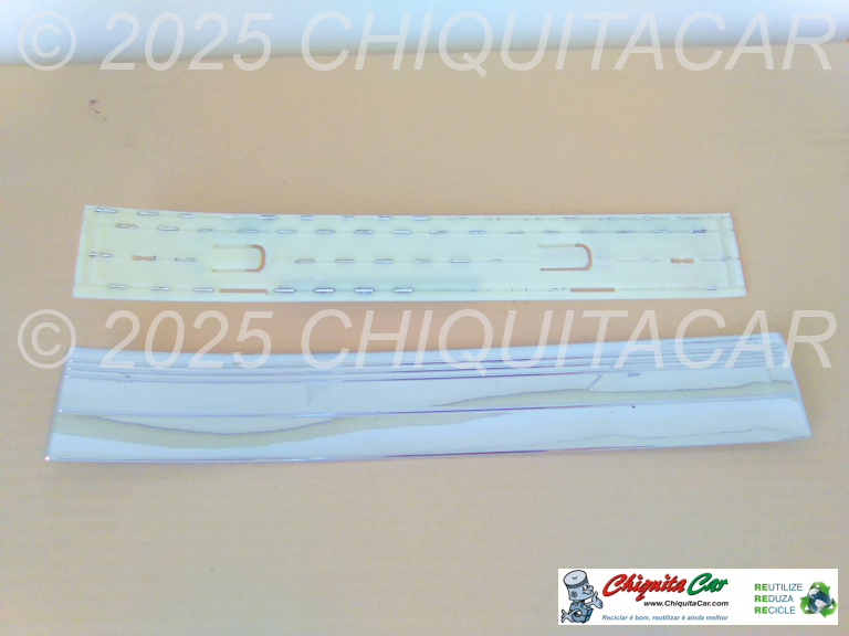 RODAPE PORTA TRAS ESQ MERCEDES 0