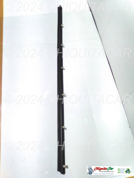 FRISO RASPADOR PORTA FRENTE ESQ BAIXO MERCEDES Classe C (202)  [1993-2001]