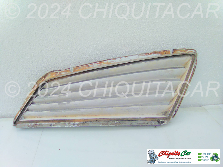 GRELHA PLASTICO MERCEDES 107 SLC 