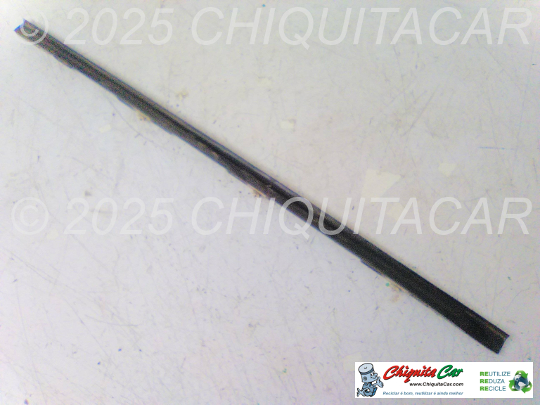 FRISO RASPADOR PORTA FRENTE ESQ BAIXO MERCEDES Classe C (204) 