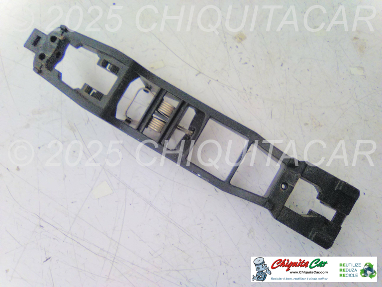 SUPORTE PUXADOR PORTA TRAS DTA MERCEDES Classe E (210) 