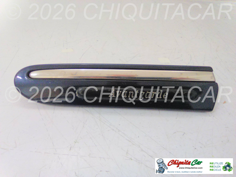 FRISO GUARDA LAMAS FRENTE ESQ MERCEDES Classe C (203) 