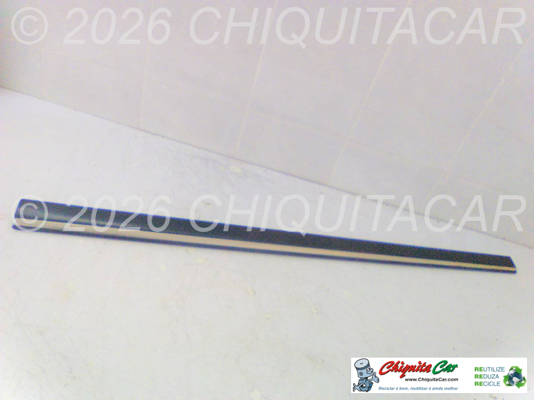 FRISO EXT PORTA FRENTE ESQ MERCEDES Classe E (211) 
