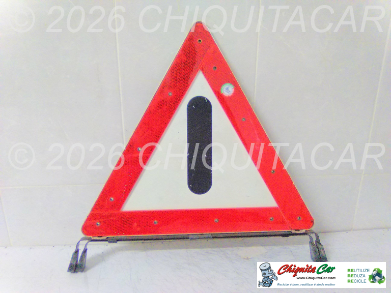 TRIANGULO PRE SINALIZAÇAO MERCEDES 190 (201)