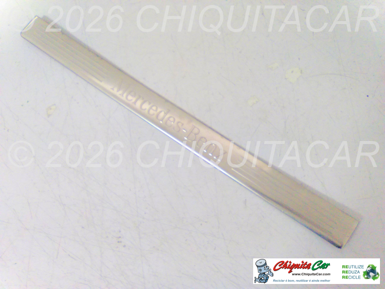 RODAPE PORTA FRENTE MERCEDES Classe E (212) 