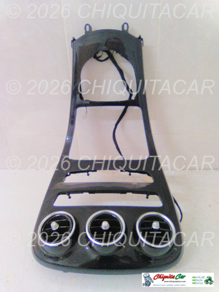 REVESTIMENTO CONSOLA CENTRAL FRENTE MERCEDES Classe C (205) 