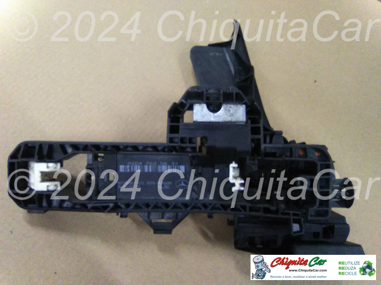 SUPORTE PUXADOR PORTA FRENTE DTA MERCEDES Classe C (204)  [2007-2015]