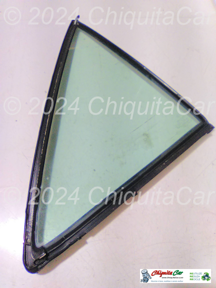 VIDRO TRIANGULAR TRAS DTO MERCEDES 190 (201)