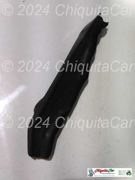 GUARNIÇÃO CAPOT FRENTE ESQ MERCEDES Classe C (202) 