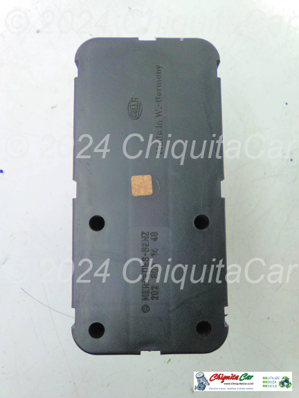 COMPRESSOR FECHO CENTRAL MERCEDES Classe C (202) 